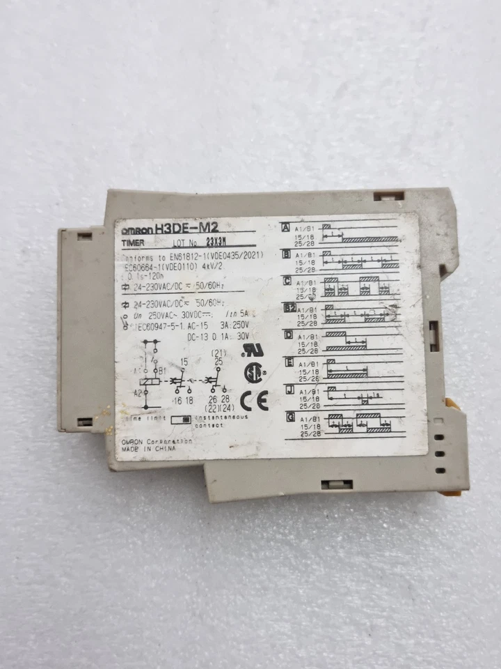 Omron H3DE-M2 Timer 24-230Vac/Dc 0.1s-120h (Used)